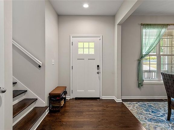 3rd image of 502 Waterford Rd NW