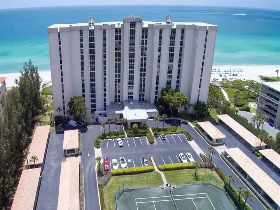 2425 Gulf Of Mexico Dr #11F