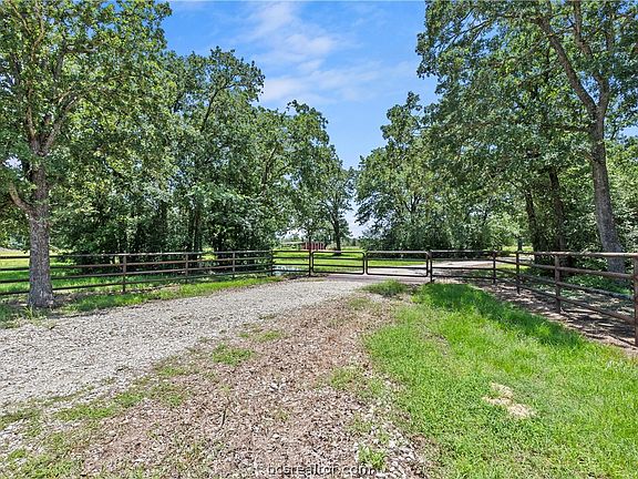 5th image of 8300 Riley Rd