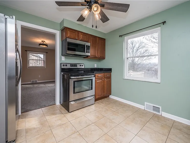 651 Royce Ave — Photo 10