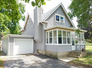 71 East St, Crystal Lake, IL 60014