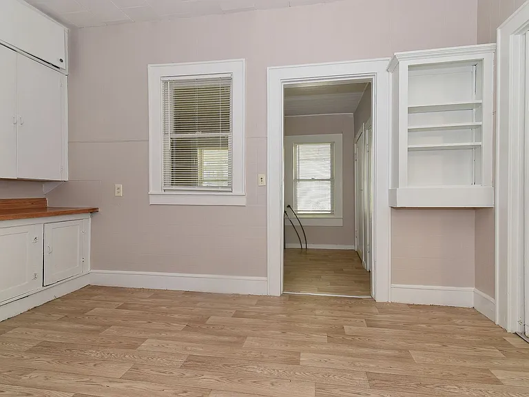 3814 Roberts St — Photo 8