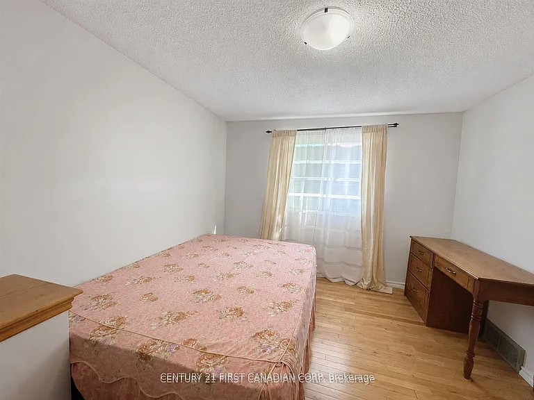 1341 Aldersbrook Rd — Photo 10