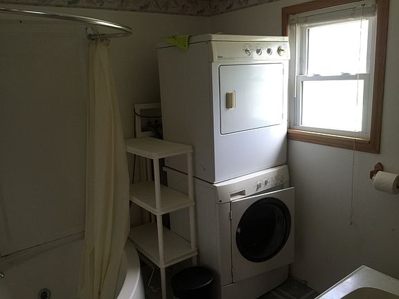 3rd image of 120 Center St