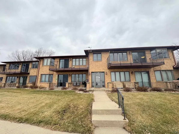 903 Lakeshore Dr #4, Storm Lake, IA 50588