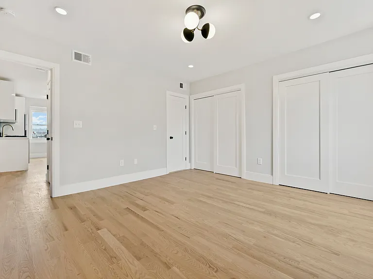 127 Saratoga St #2 — Photo 6