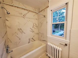 41 Woodmere Rd, West Hartford, CT 06119