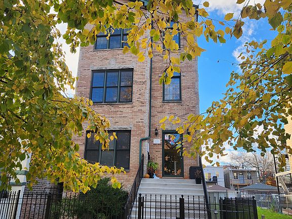 2nd image of 1130 N Mozart St #1