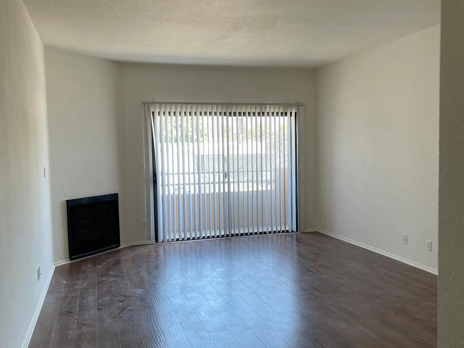 2 bed, 1025 sqft, $2,850 — Photo 2