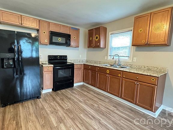 2nd image of 6304 Clearwater Dr