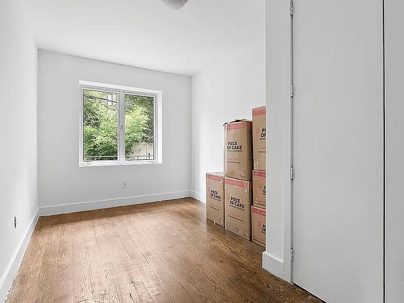 4th image of 1758 Dean St #7