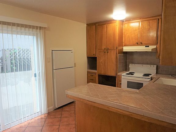 2nd image of 5989 Lake Crest Way APT 21