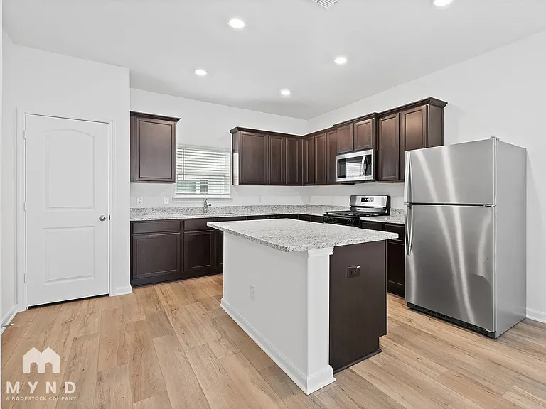 10853 Quinn Ct — Photo 2