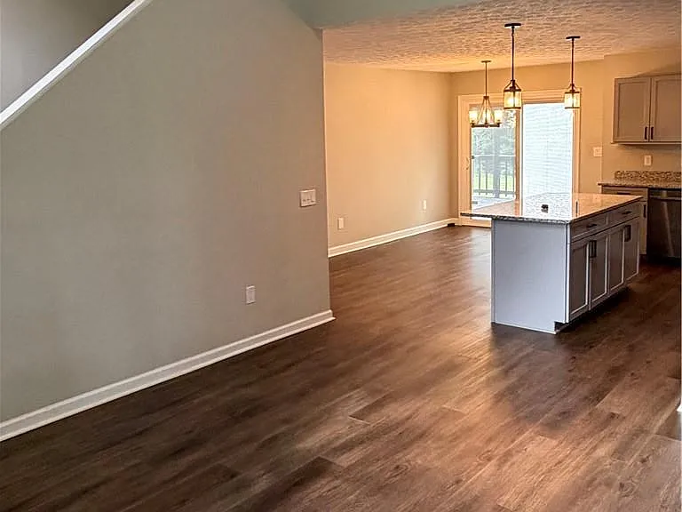 4345 Frontenac Dr — Photo 6