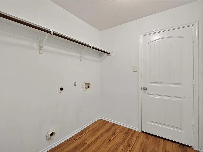 1304 Pampa Grass Dr — Photo 14