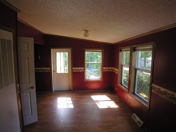 5th image of 937 Timberwood Ln