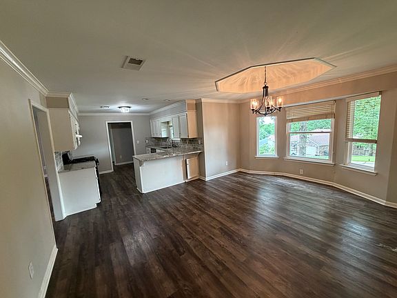 4th image of 39 Thornhill Dr