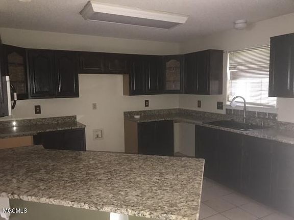 3rd image of 3208 Cobia Dr