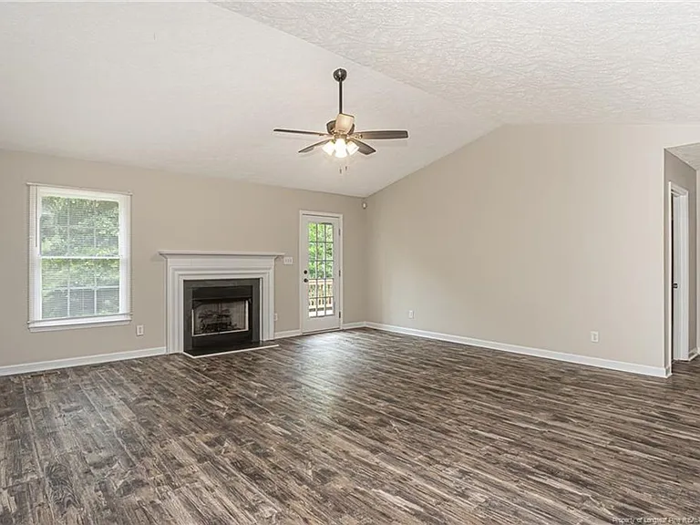 402 Roundtree Dr — Photo 19