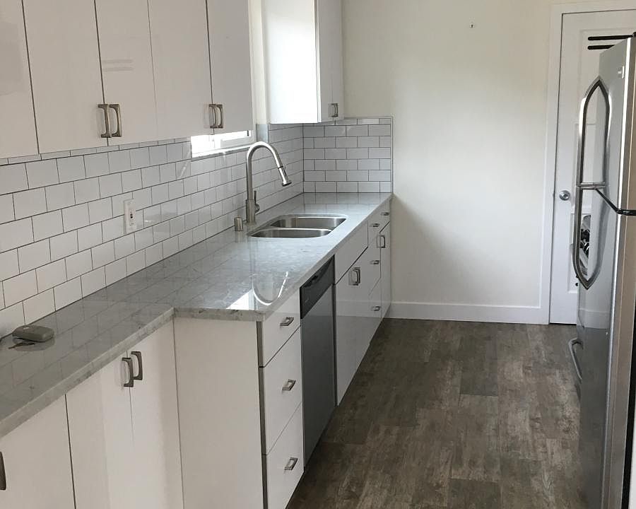 1st image of 906 Washington Ave #906B