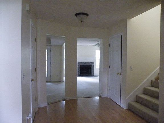 3rd image of 90 River Bend Dr