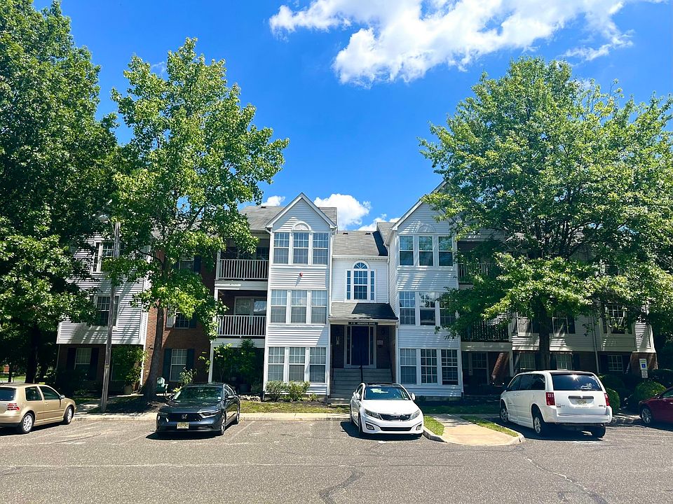 Welcome to Kenwood Condominiums!