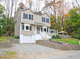 12 Stonehouse Rd, Budd Lake, NJ 07828