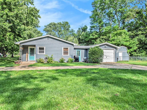 688 Miller Ln, Saint Joseph, MI 49085