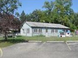 4461 Collins Rd, Oakland, MI 48306