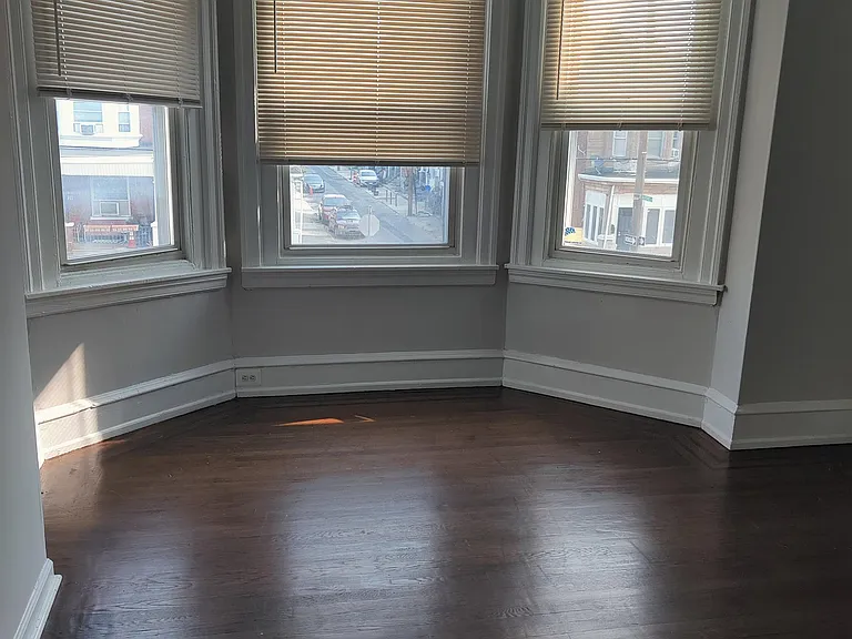 5944 Cedar Ave — Photo 1
