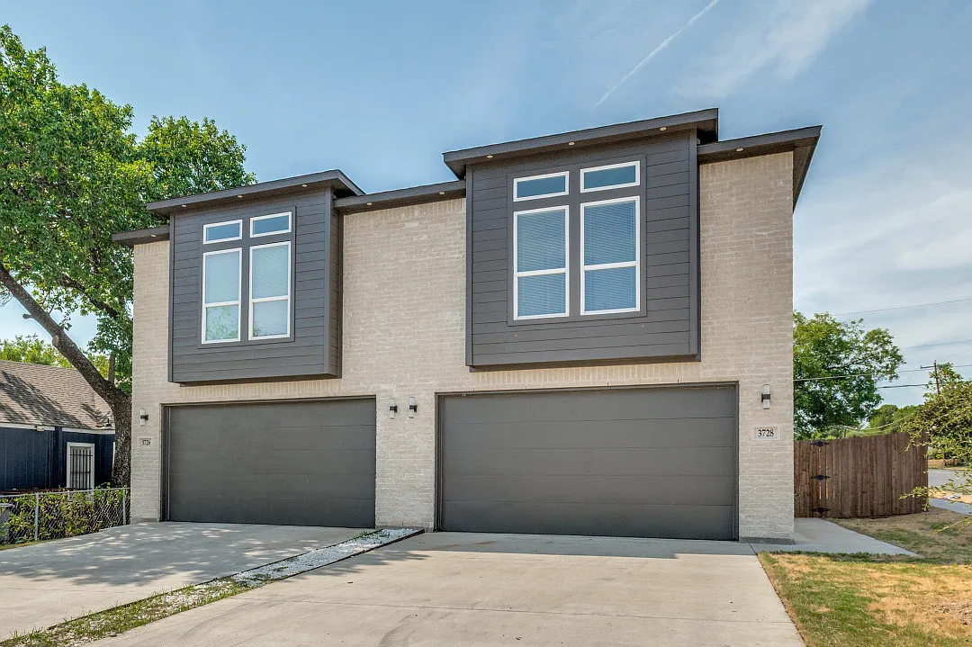 3 bed, 2.5 bath, 3894 sqft, $2,800 — Photo 1
