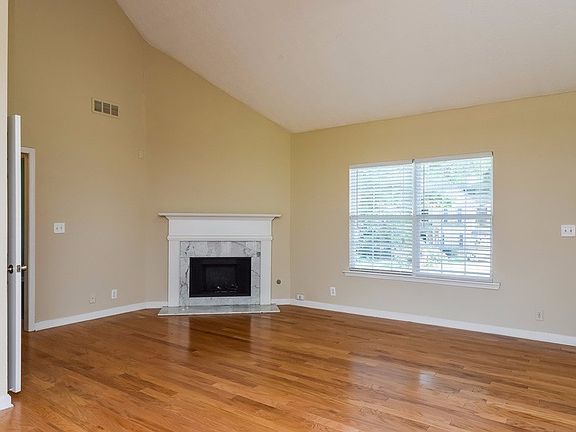 4th image of 3893 Laurel Bend Ct