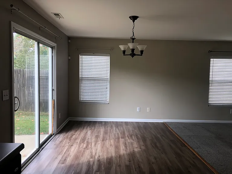 105 Palmdale Ct — Photo 8