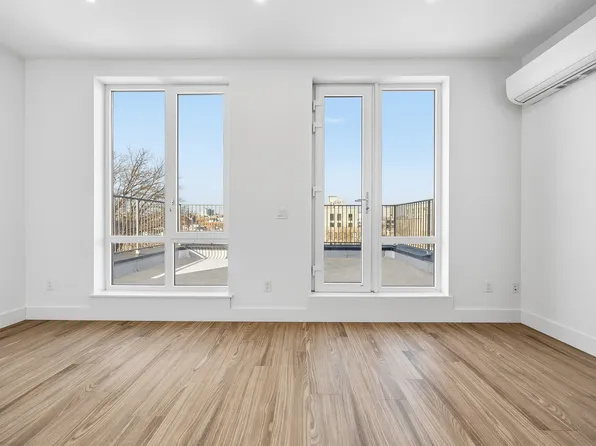 379 Hawthorne Street image 1 of 9