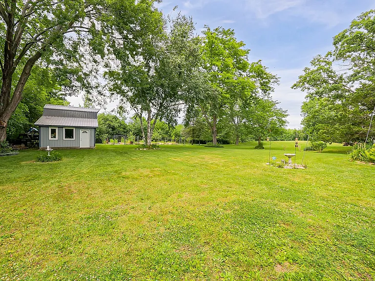52010 Eleven Mile Rd — Photo 44