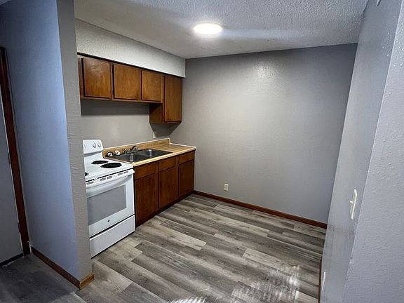 5th image of 210 W Home St #C