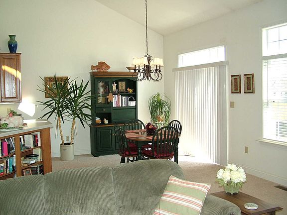 Dining area adjoining kitchen.