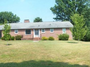 409 Hillaire Dr, Hopkinsville, KY 42240