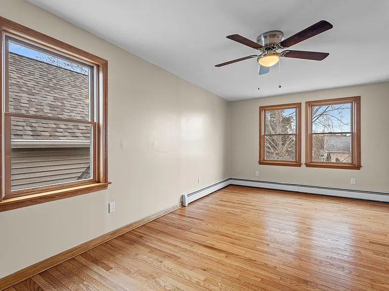 62 Brookside Ave E — Photo 33