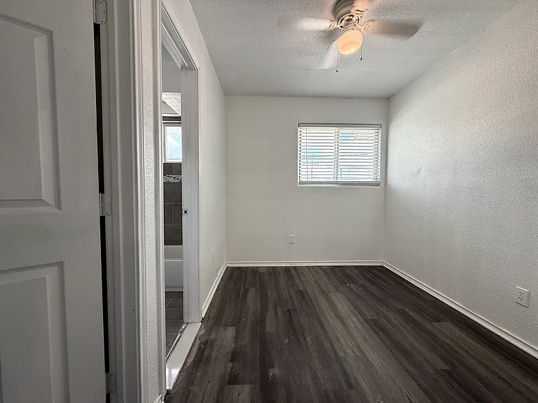 1607 N Carroll Ave #202 — Photo 5