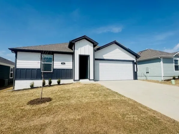 305 NW Granny Smith St, Gentry, AR 72734