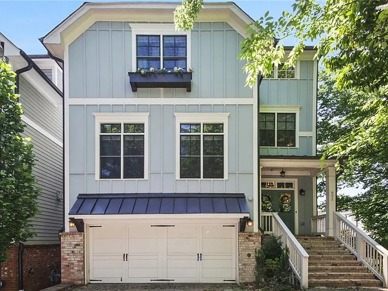 692 Drewry St NE — Photo 2
