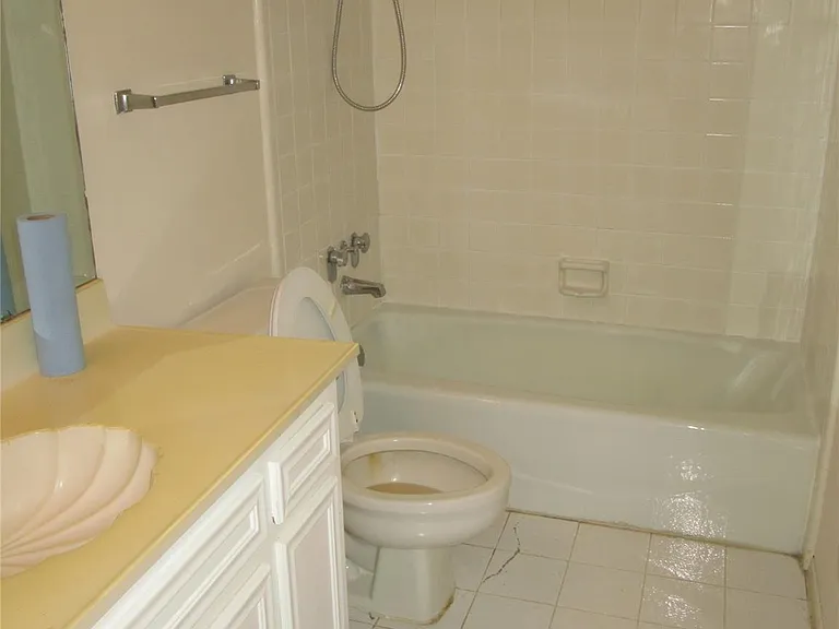 10806 Lynbrook Dr #B — Photo 29