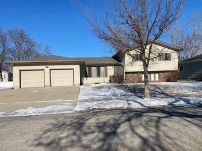 2313 14th Ave SE, Aberdeen, SD, 57401