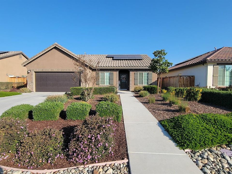 1st image of 9304 Four Pines Dr