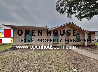 1826 Chamberlain Dr, Carrollton, TX 75007