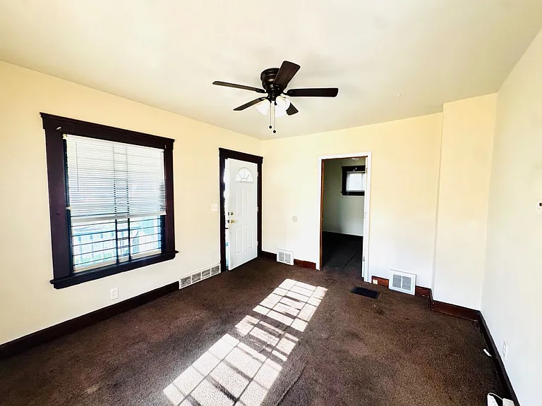 14012 Glendale Ave — Photo 22