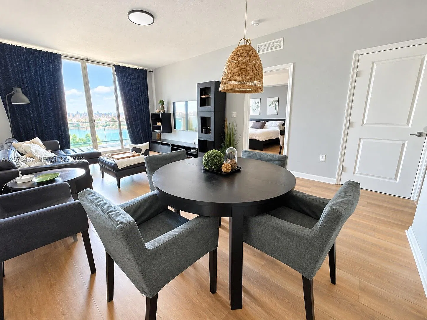 7910 Harbor Island Dr — Photo 2