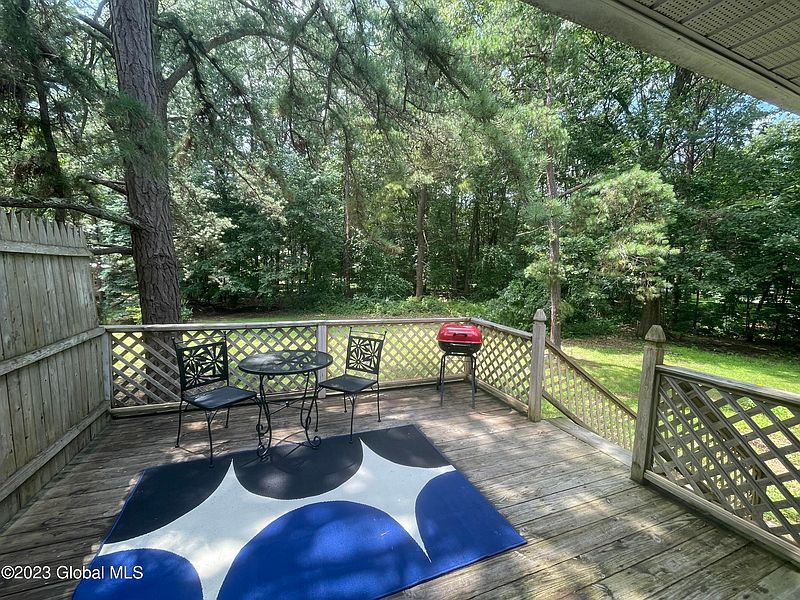 5th image of 32 Quail Court