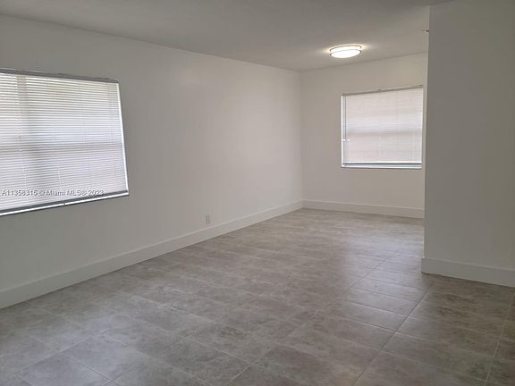 4th image of 5712 Lincoln St #0